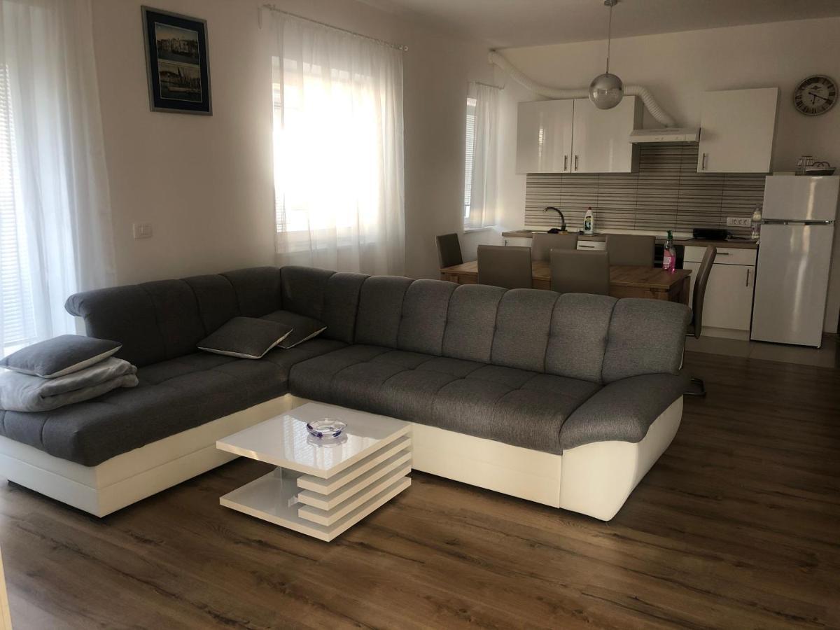 Apartamento Apartmaji Meduza 2 Izola Exterior foto