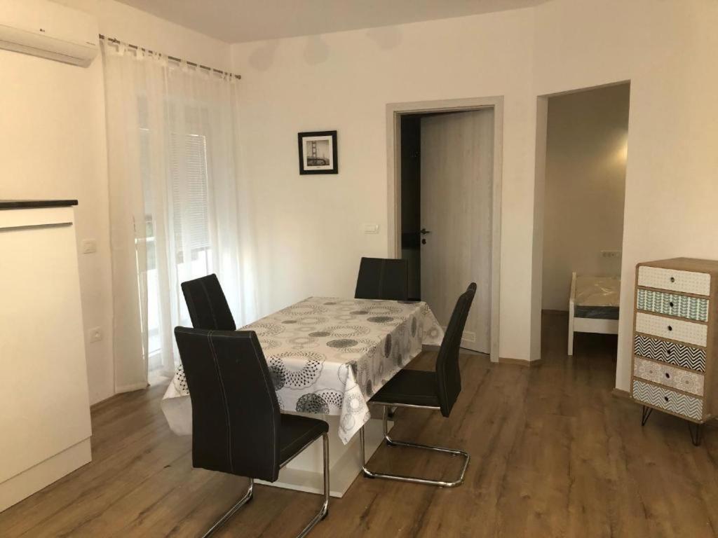 Apartamento Apartmaji Meduza 2 Izola Exterior foto