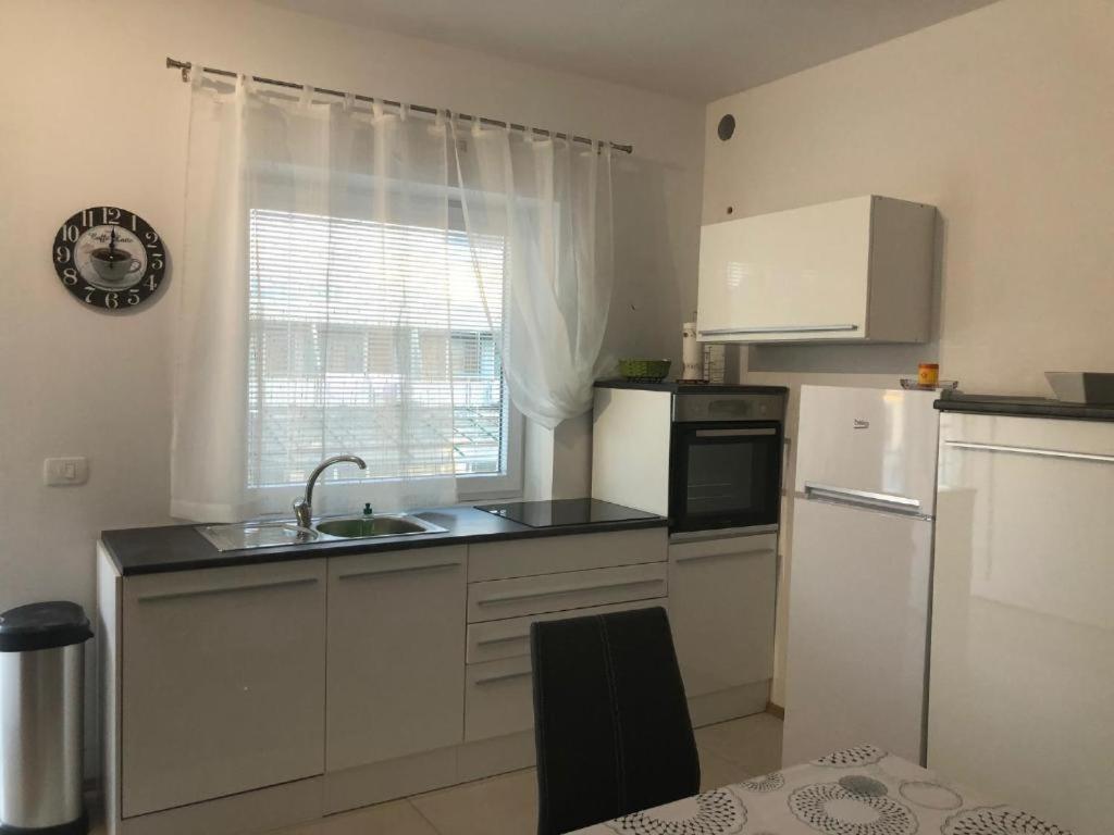 Apartamento Apartmaji Meduza 2 Izola Exterior foto